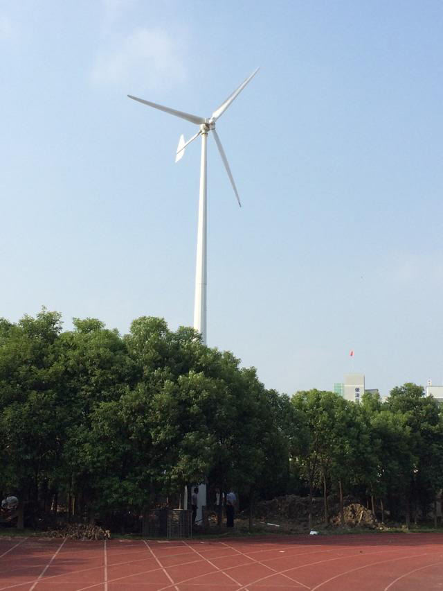 上海农林学院10kw风力发电机.jpg